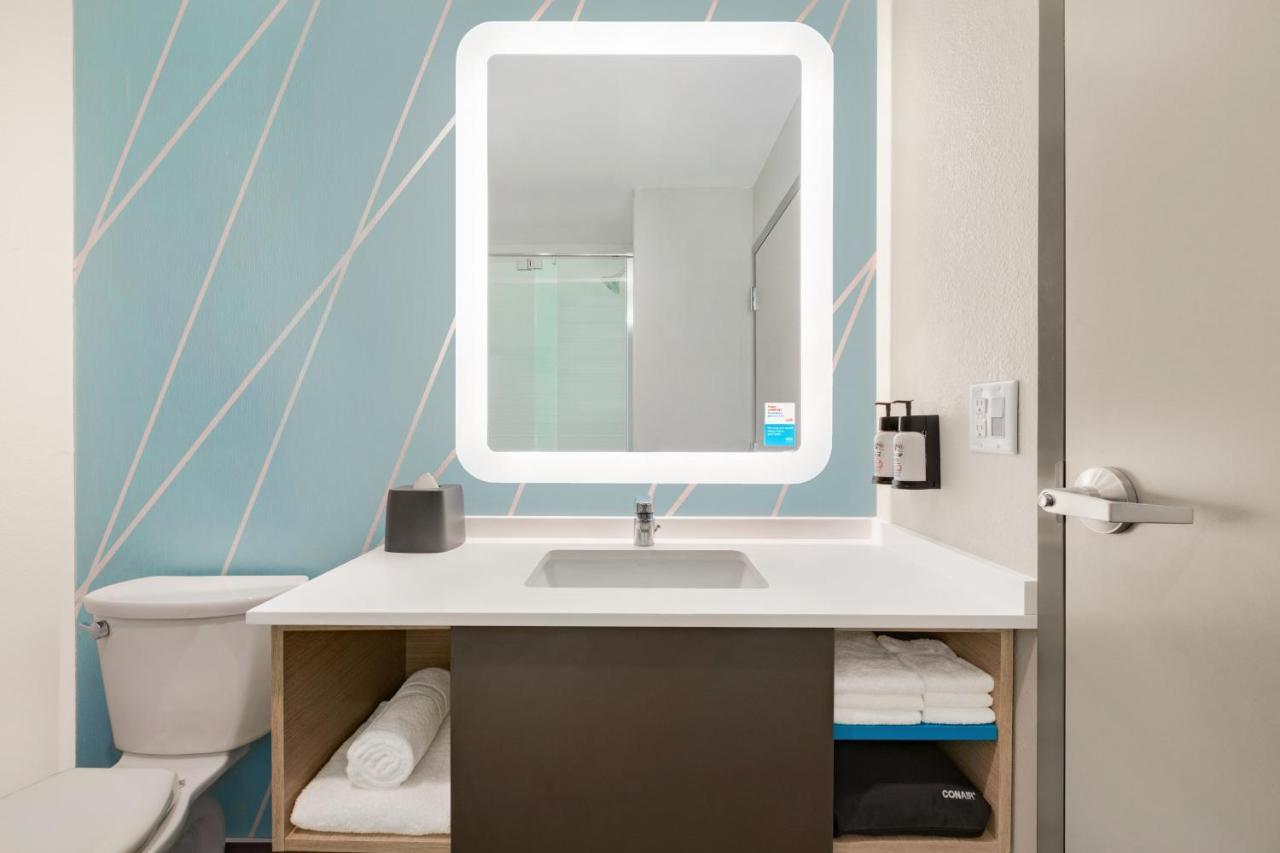 Avid Hotel - Toronto - Vaughan Southwest By Ihg Exteriör bild